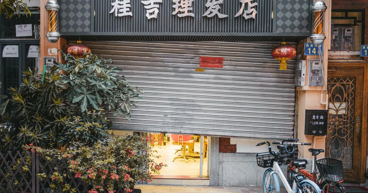 Durée de vie d’un rideau métallique à Montpellier en - Analyse technique, chiffres et retours terrain